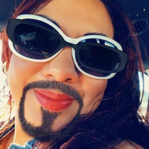 Meet your Posher, Nelly